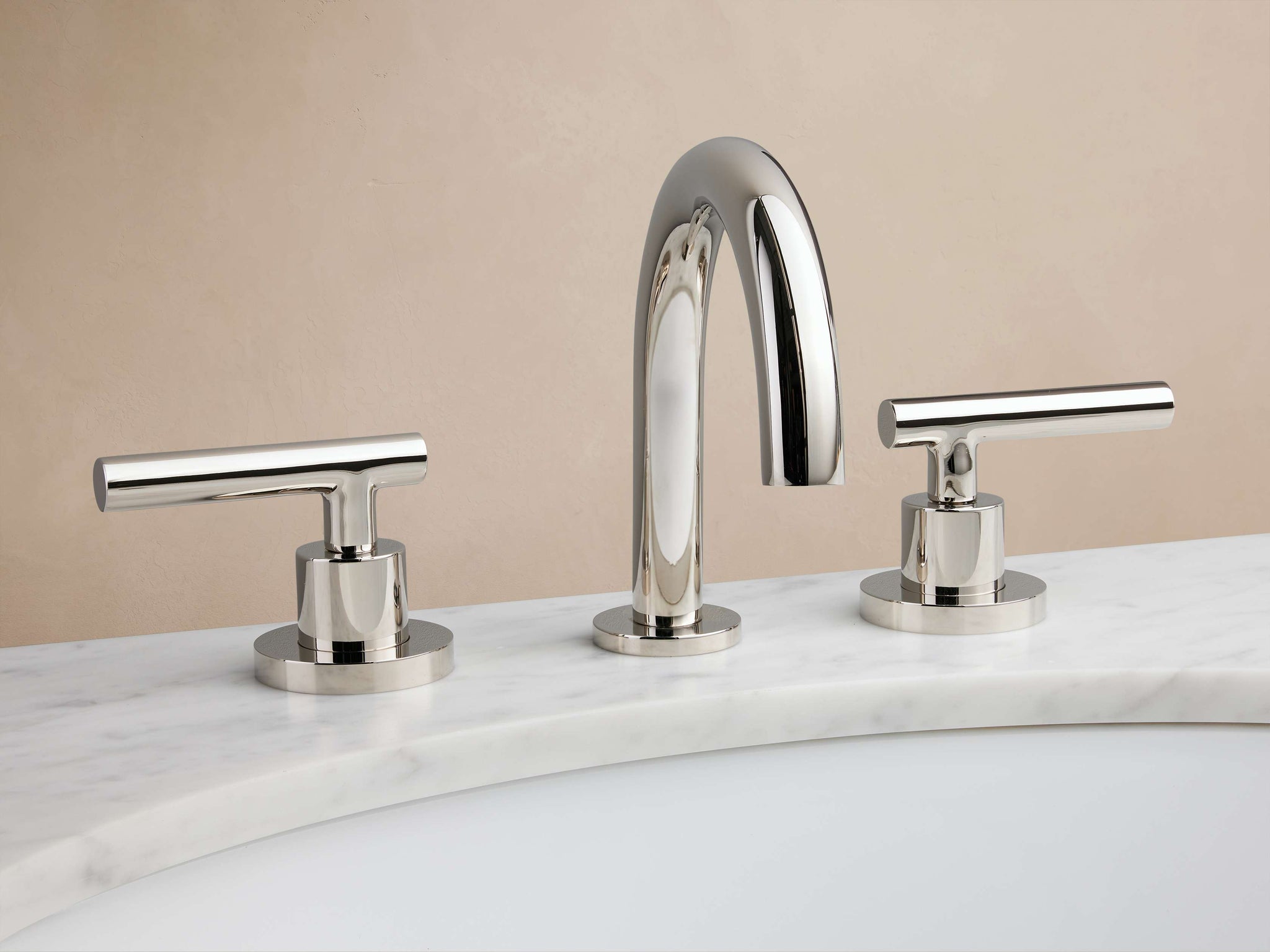 Crewe Smooth Faucet in Polished Nickel