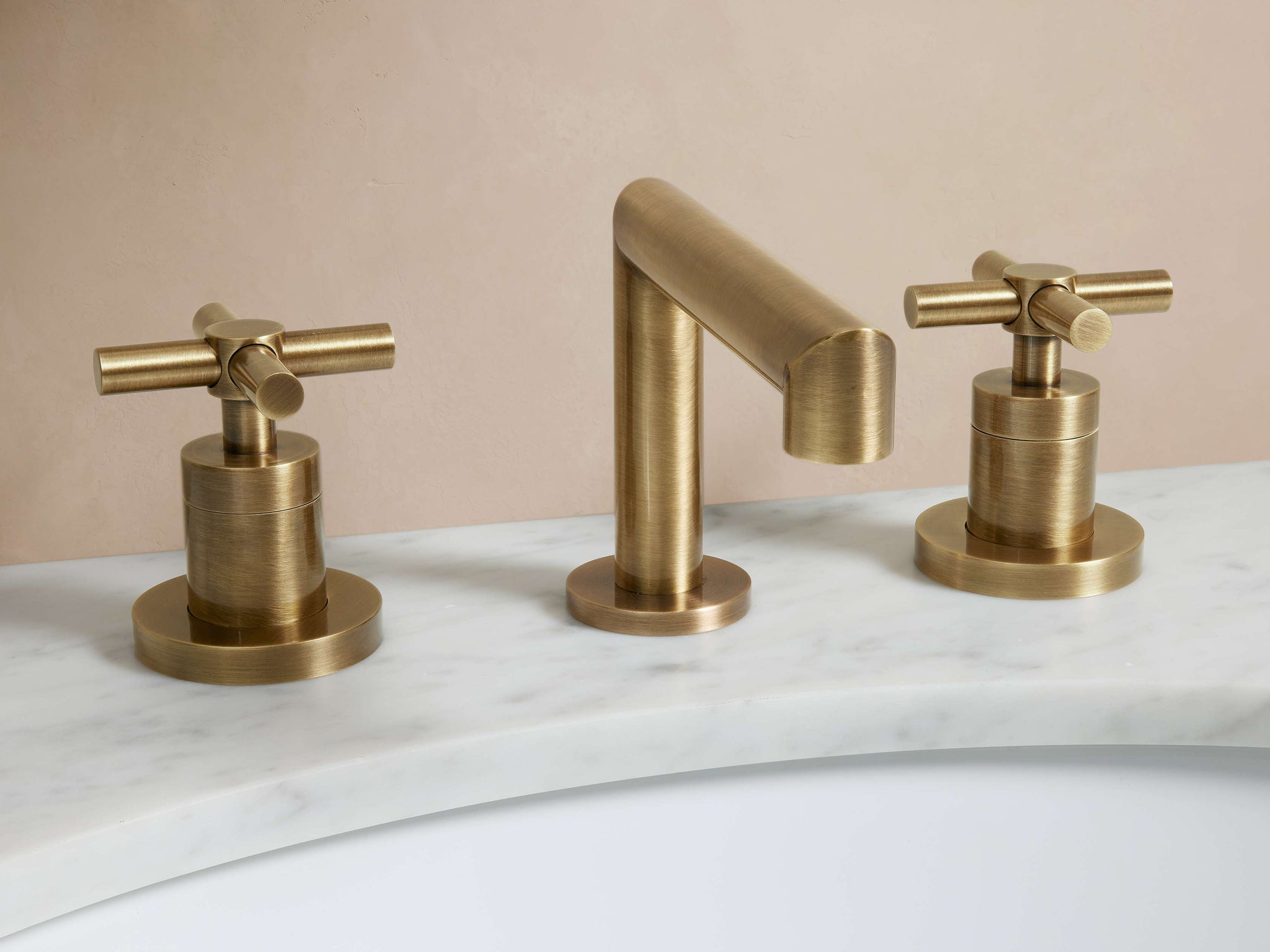 Lomas Faucet in Antique Brass